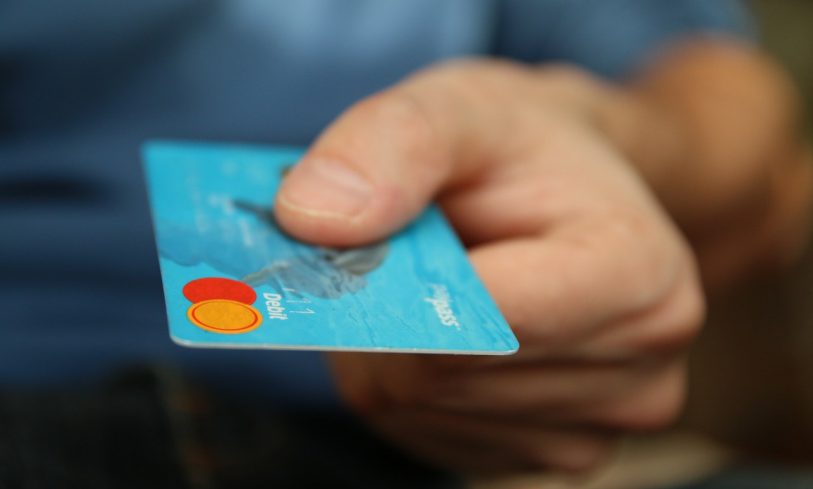 Quelles sont les différences entre les banques en ligne et traditionnelles ?